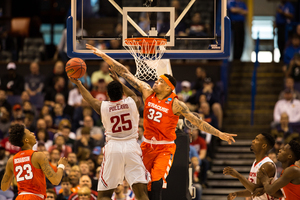 Syracuse advanced to Sunday's Round of 32 with a 19-point win over Dayton on Friday. Now cinderella story Middle Tennessee State stands between the Orange and the Sweet 16. 