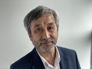 Despite being exiled from his home country of Uzbekistan, Ismailov purposefully published the novel in Uzbek.